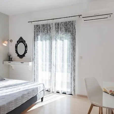 Ferienhaus Mit Privatpool Fuer 8 Personen Ca 200 Qm In Koskinou, Dodekanes Rhodos *